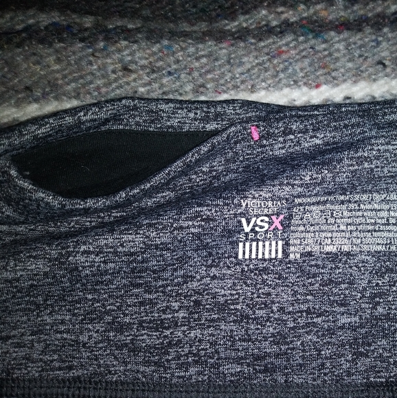 🆕VS | VS Knockout Cropped Heathered Grey & Pink Leggings Size Medium - Picture 4 of 10